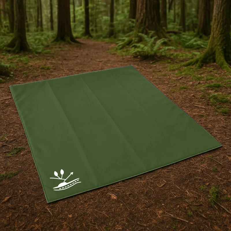 Manta Impermeável para Camping 135x135cm – Conforto e Proteção para Até 6 Pessoas